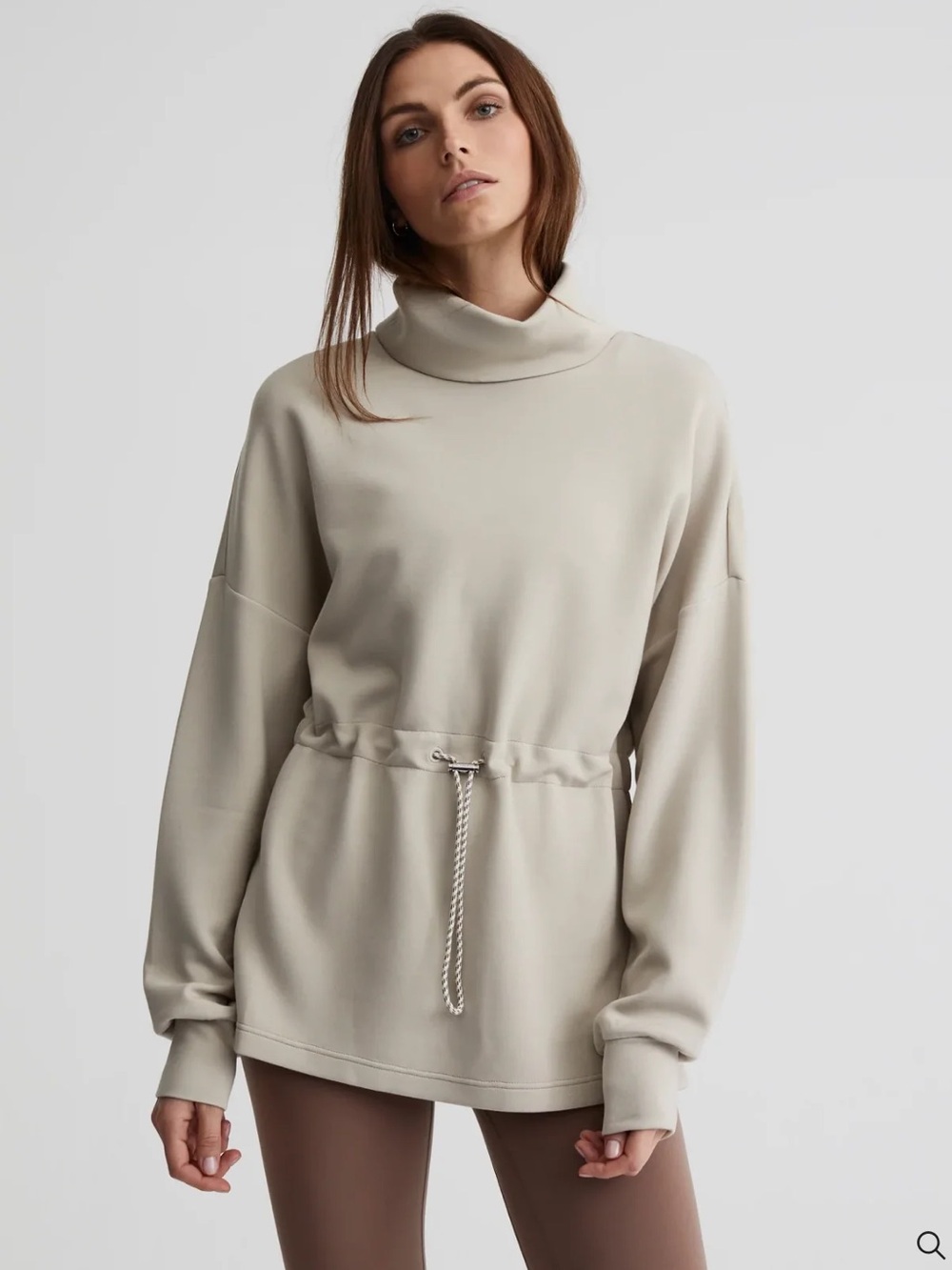 Varley Freya Turtleneck Drawstring Waist Sweater in Beige (Silver lining) XXS